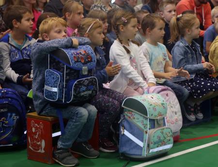 PRVOŠOLČKI BEGUNJE 17 FOTO LJUBO VUKELIČ